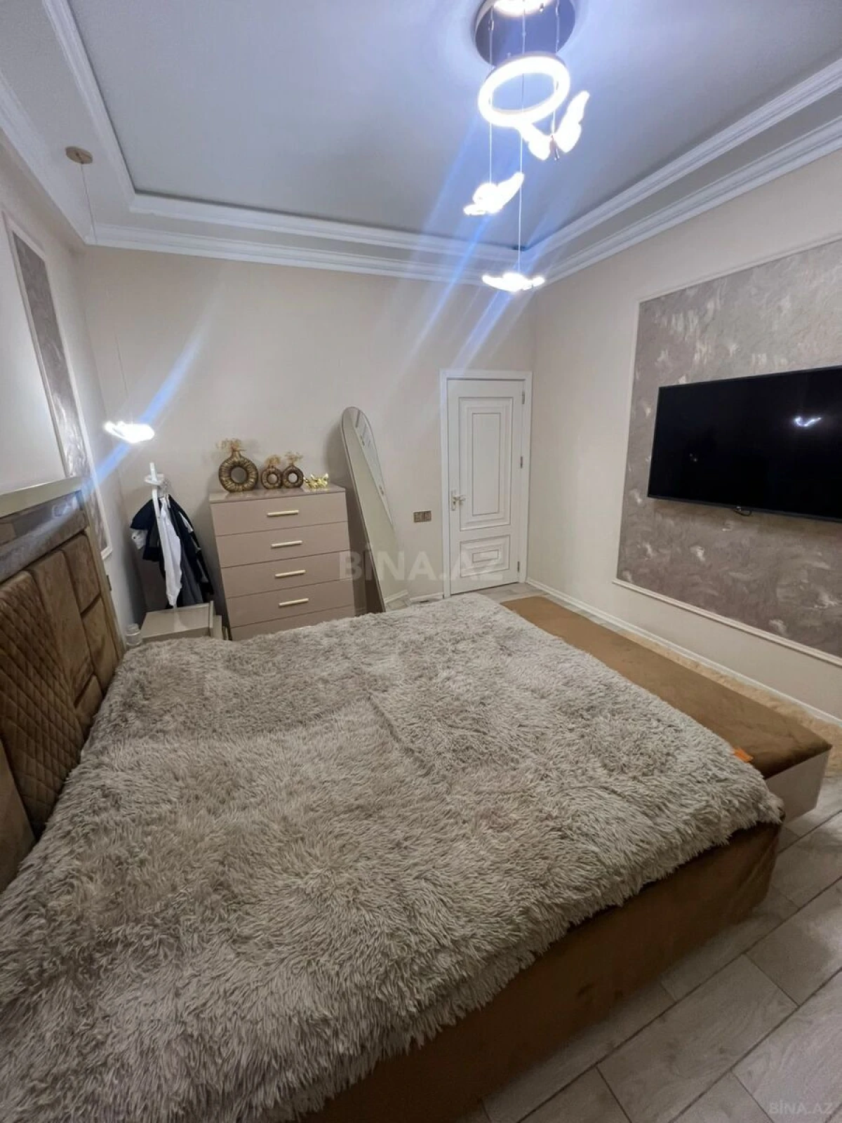 Satılır 3 otaqlı mənzil 111 m²