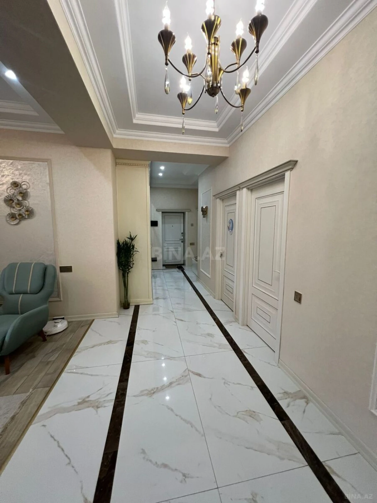 Satılır 3 otaqlı mənzil 111 m²