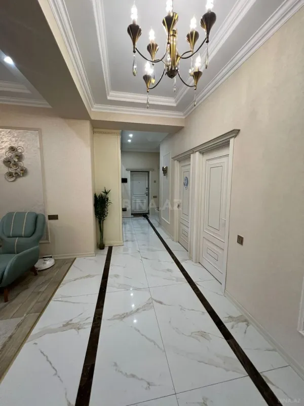 Satılır 3 otaqlı mənzil 111 m²