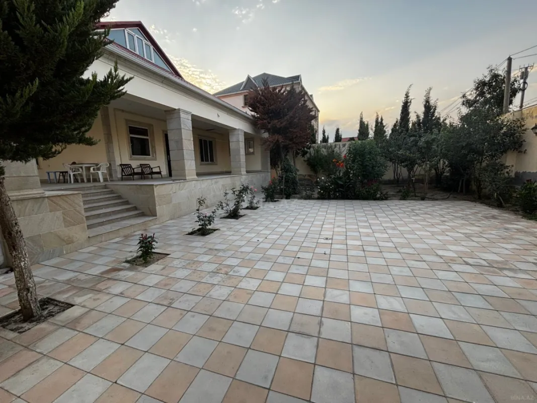 Satılır 4 otaqlı həyət evi 142 m²
