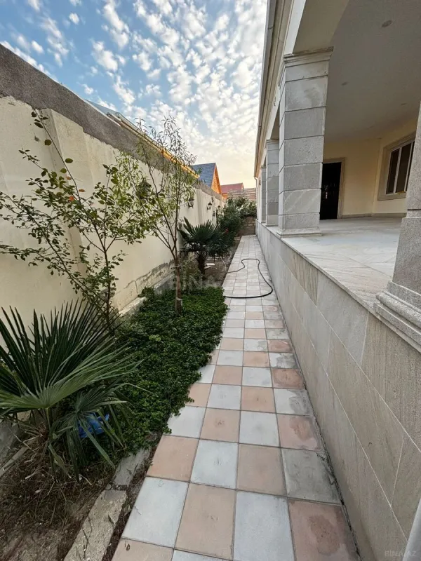 Satılır 4 otaqlı həyət evi 142 m²