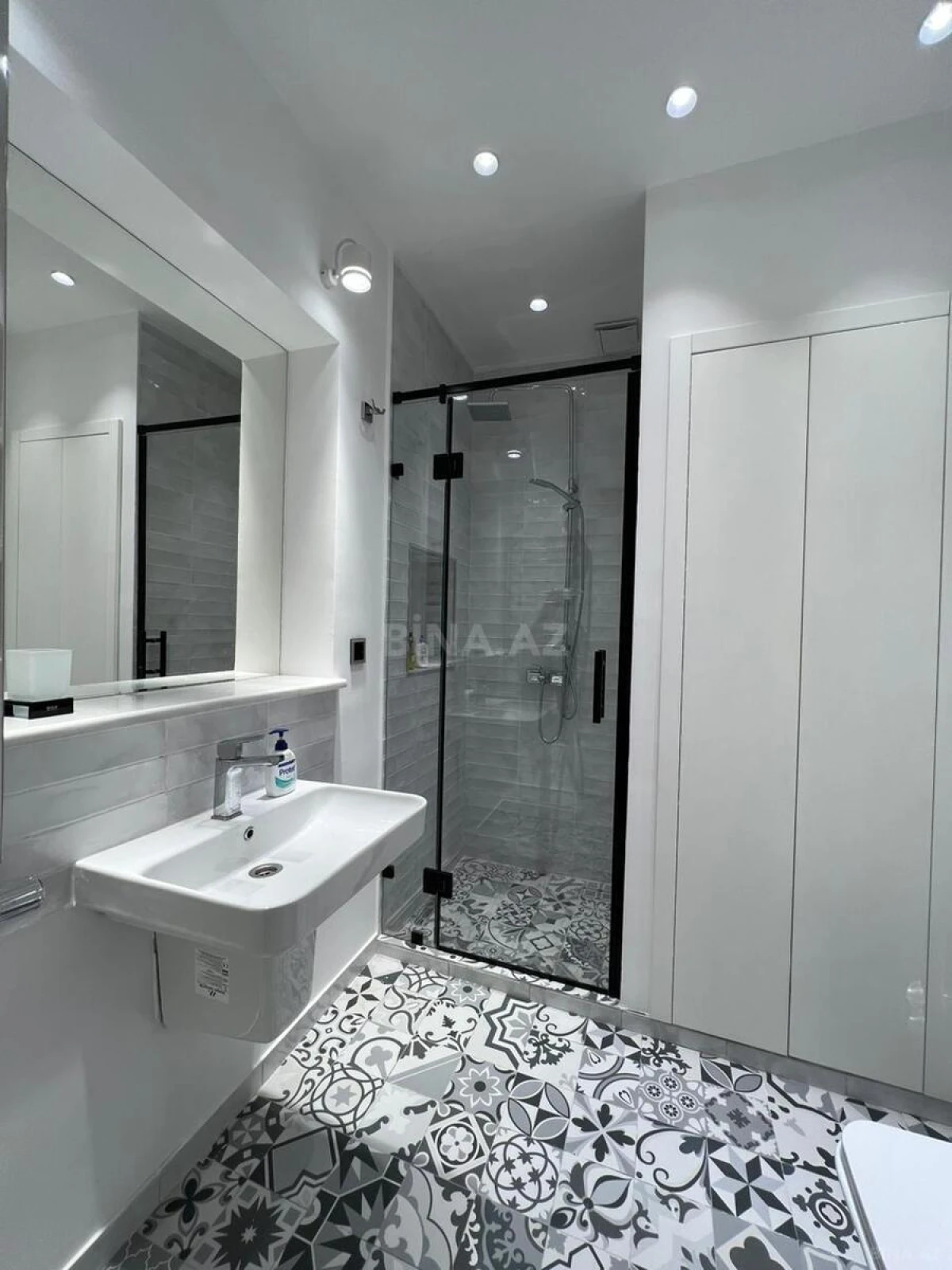 Kirayə verilir 2 otaqlı mənzil 75 m²