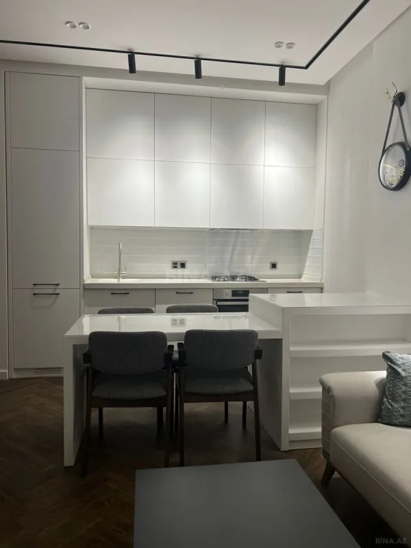 Kirayə verilir 2 otaqlı mənzil 75 m²