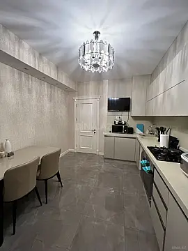 Satılır 3 otaqlı mənzil 147 m²