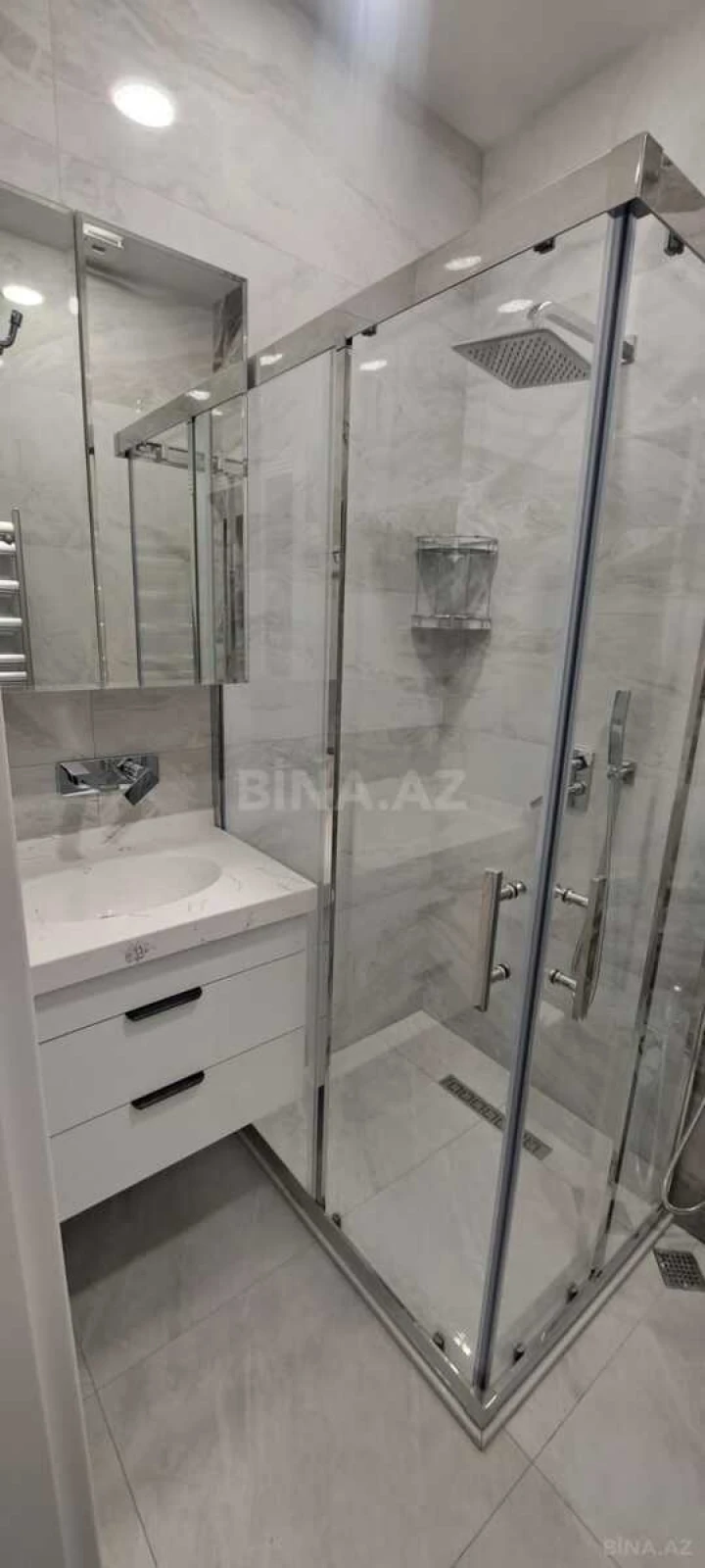 Kirayə verilir 2 otaqlı mənzil 70 m²