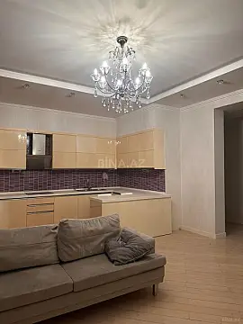 Satılır 3 otaqlı mənzil 136 m²