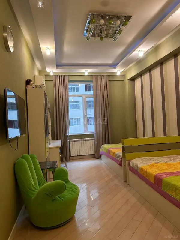 Satılır 3 otaqlı mənzil 136 m²