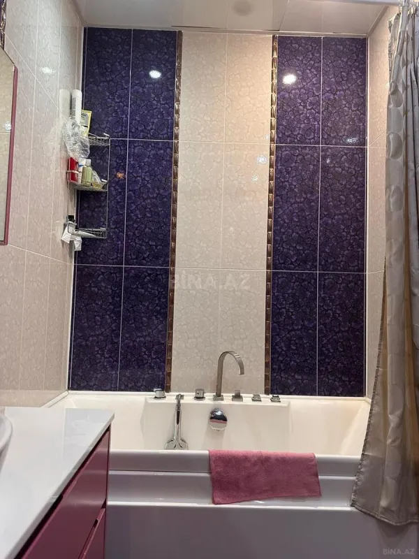 Satılır 3 otaqlı mənzil 136 m²