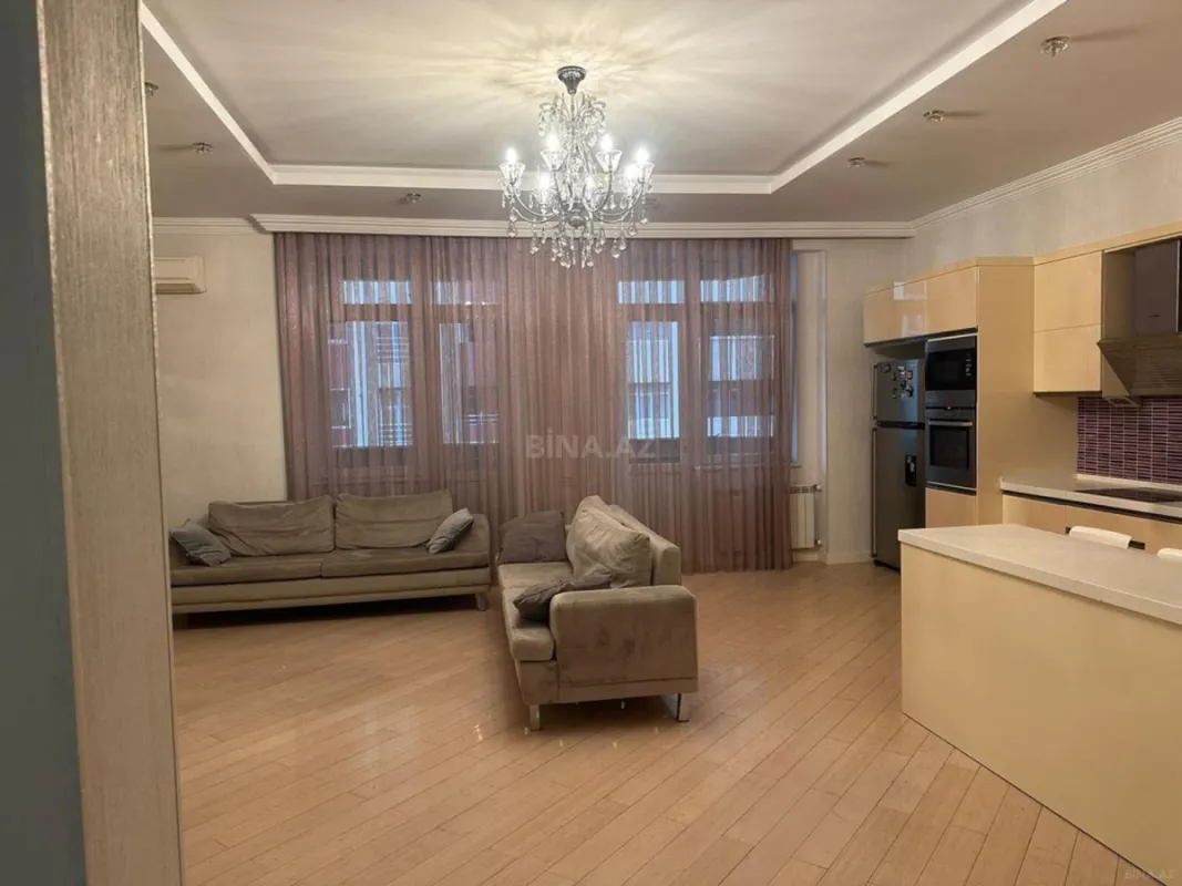 Satılır 3 otaqlı mənzil 136 m²
