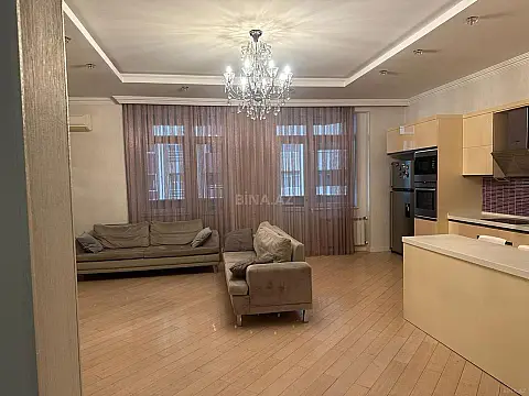 Satılır 3 otaqlı mənzil 136 m²