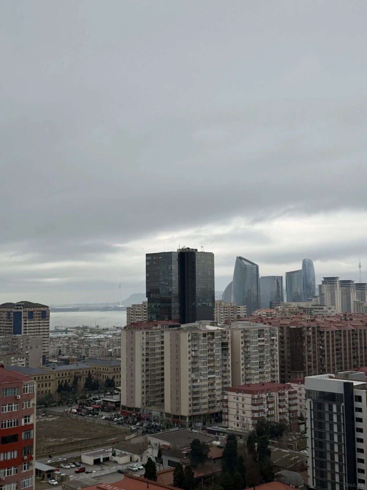 Satılır 2 otaqlı mənzil 67 m²