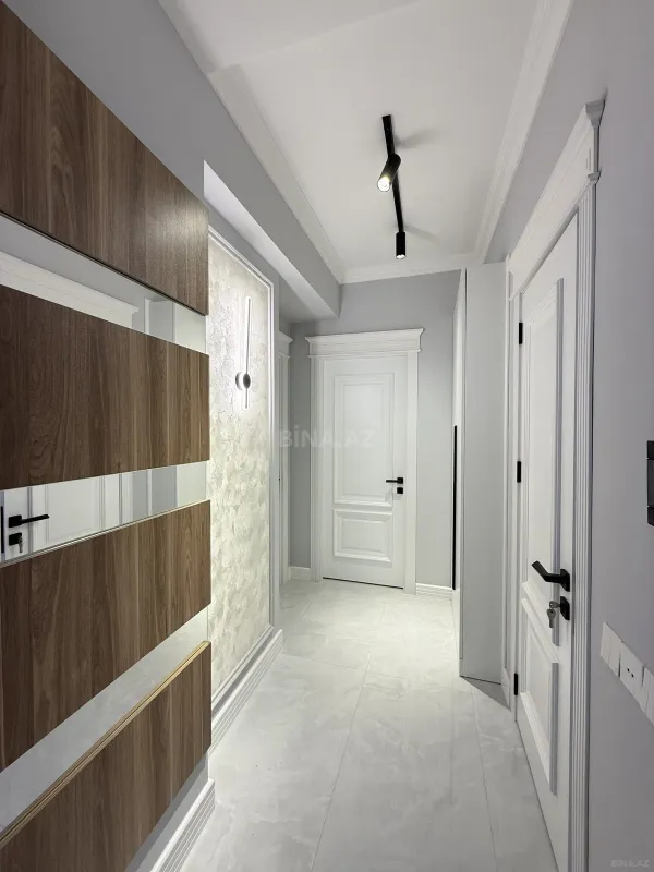 Satılır 2 otaqlı mənzil 67 m²