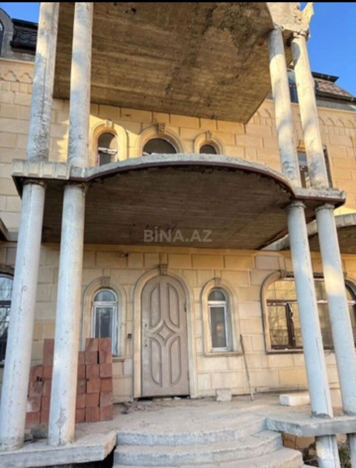 Satılır 6 otaqlı həyət evi 400 m²