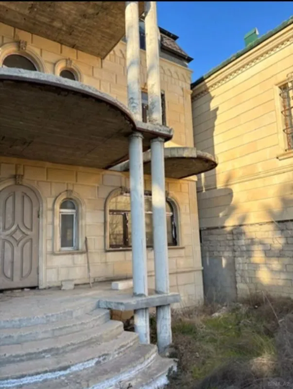Satılır 6 otaqlı həyət evi 400 m²
