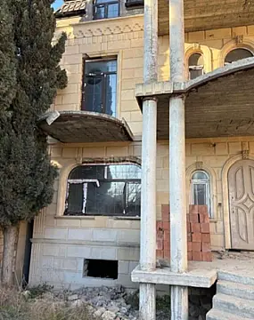 Satılır 6 otaqlı həyət evi 400 m²