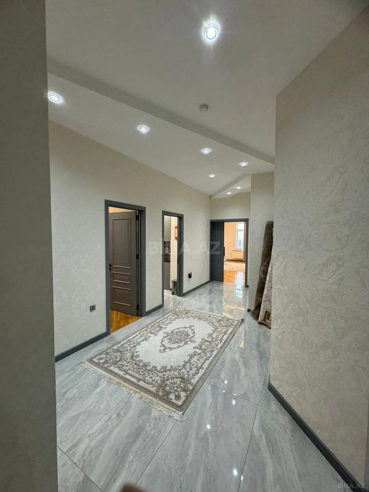 Satılır 3 otaqlı mənzil 150 m²
