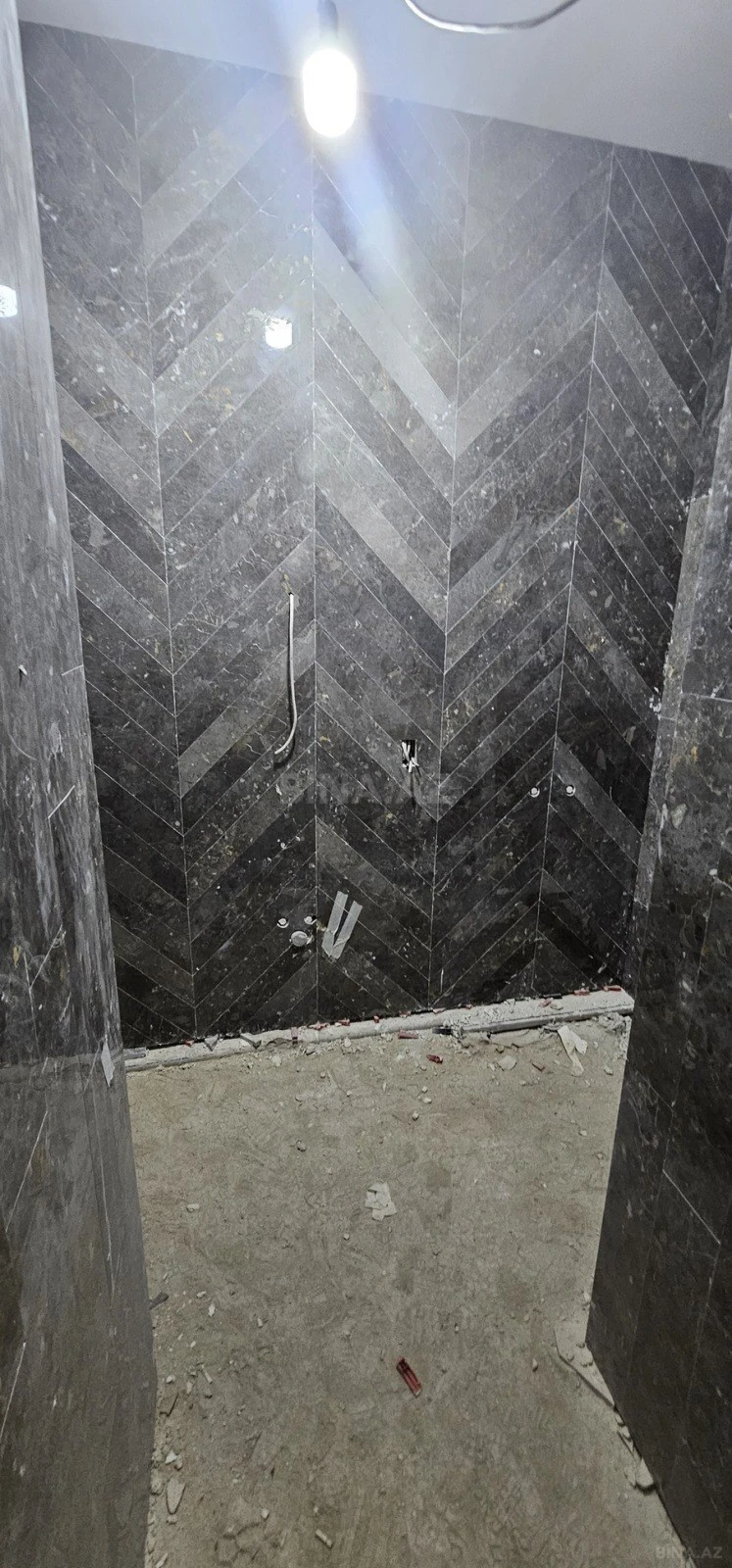 Satılır 3 otaqlı mənzil 94.6 m²