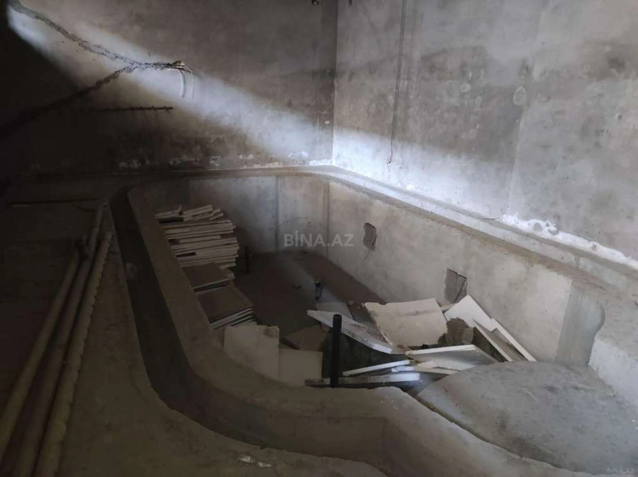 Satılır 11 otaqlı həyət evi 820 m²