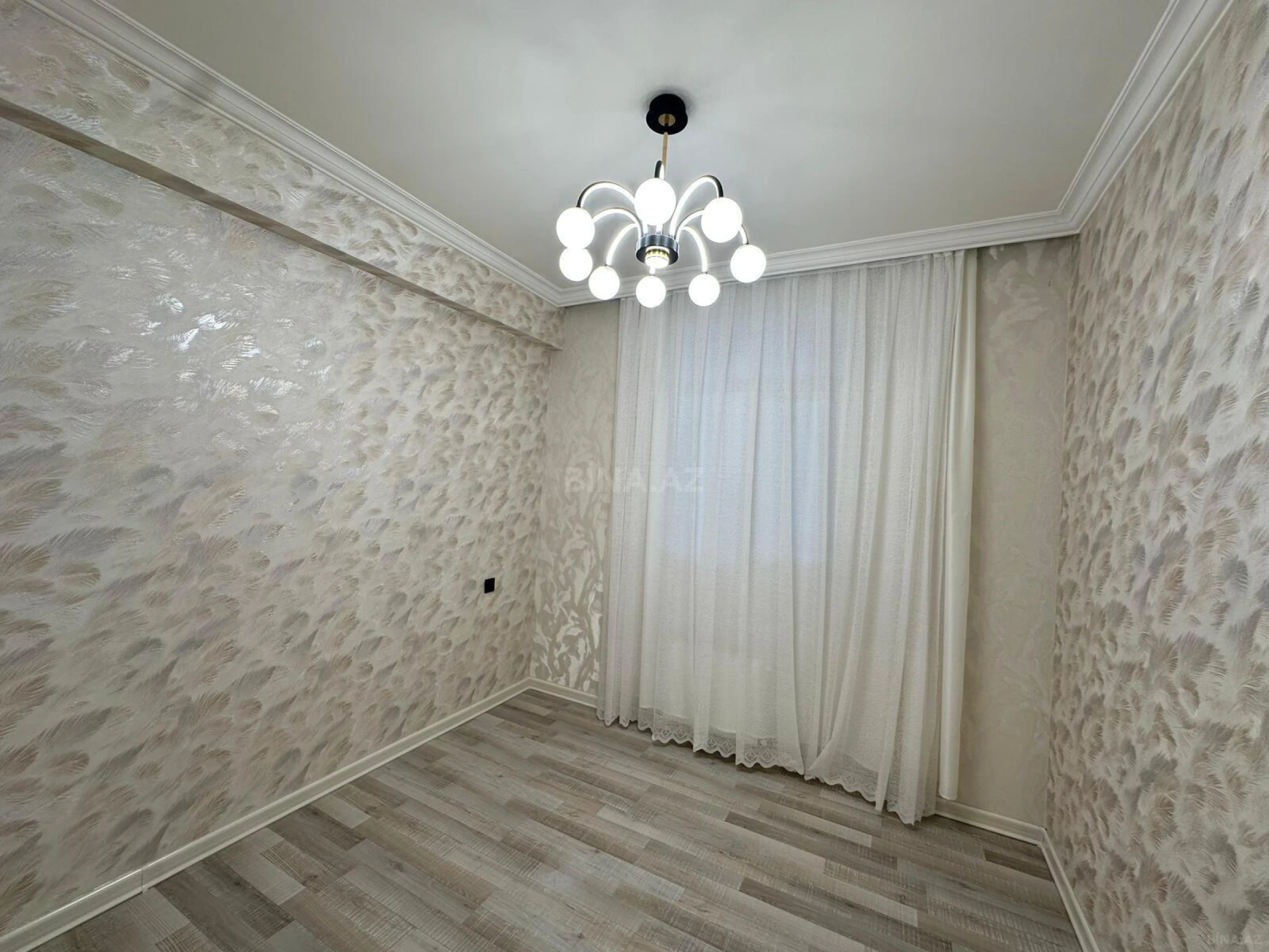 Satılır 2 otaqlı mənzil 71 m²