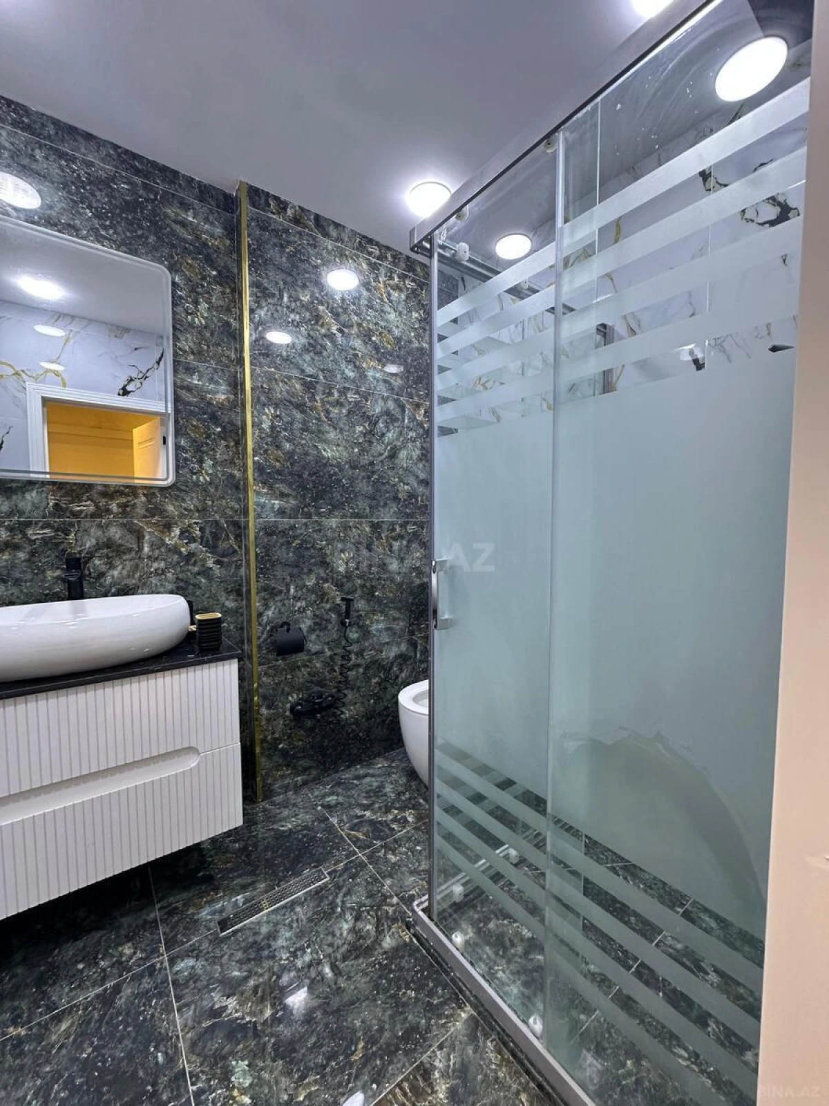 Satılır 2 otaqlı mənzil 71 m²