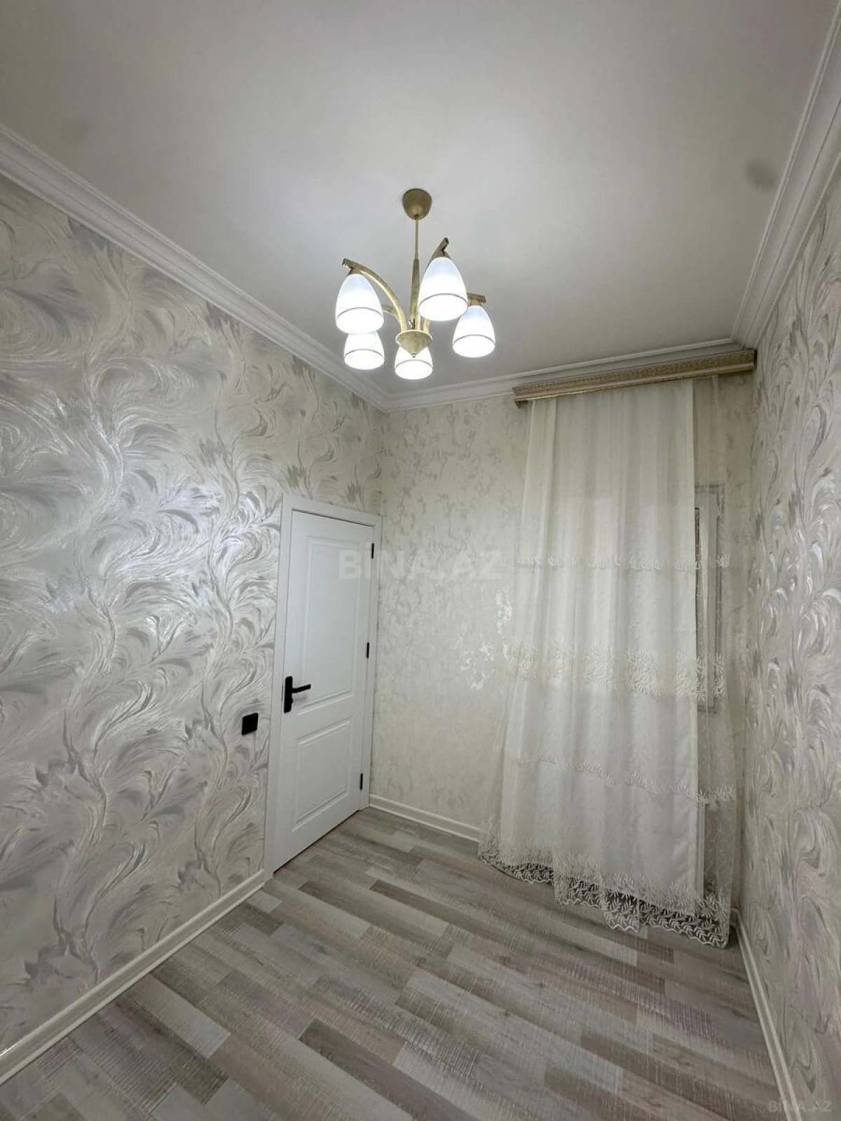 Satılır 2 otaqlı mənzil 71 m²