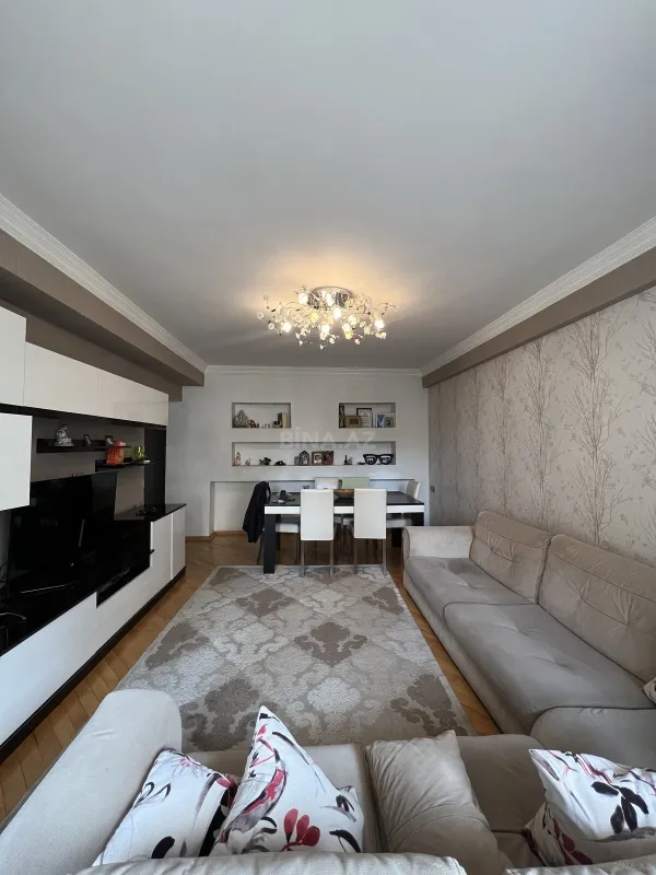 Satılır 3 otaqlı mənzil 110 m²
