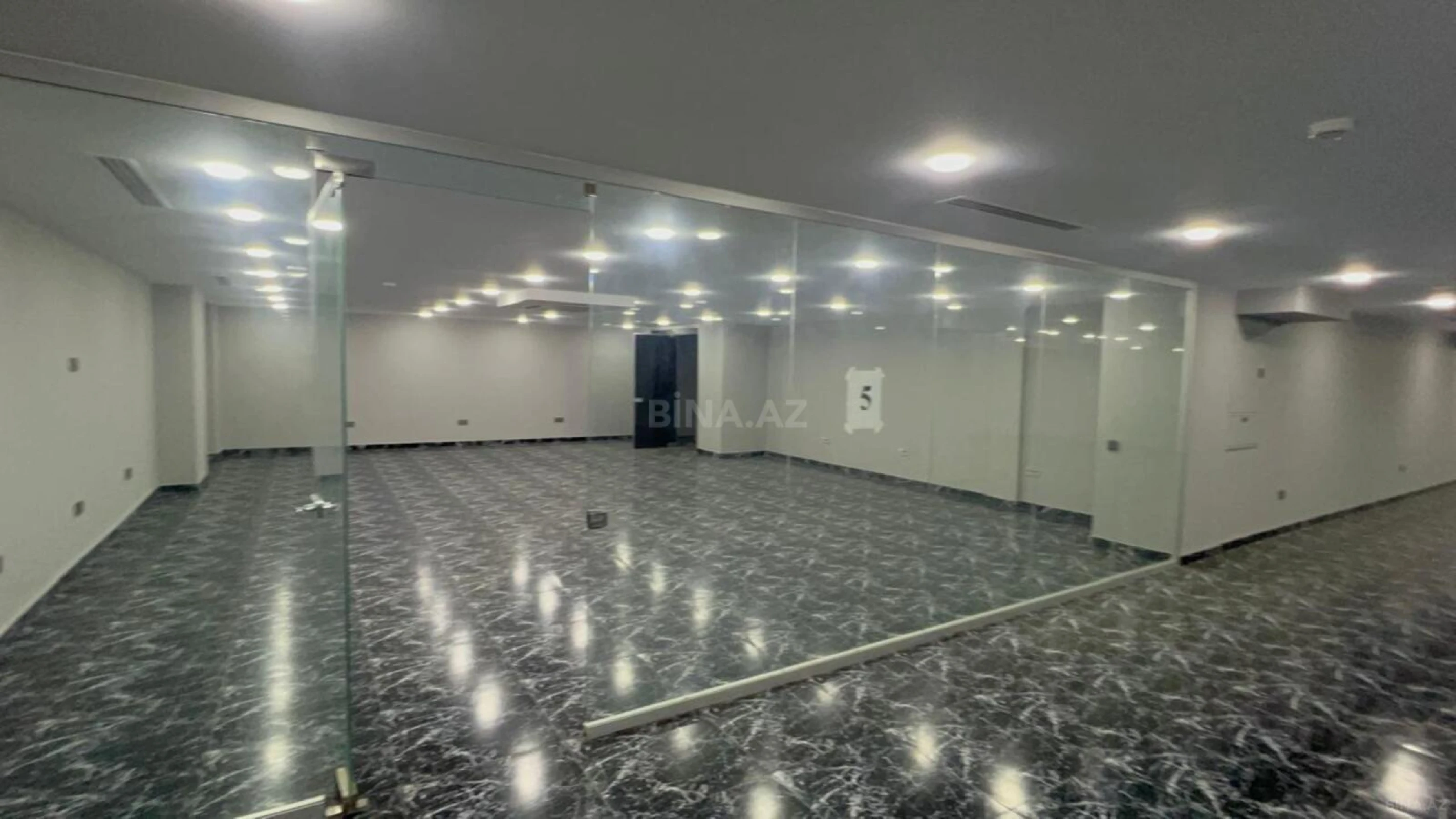 Kirayə verilir obyekt 1400 m²