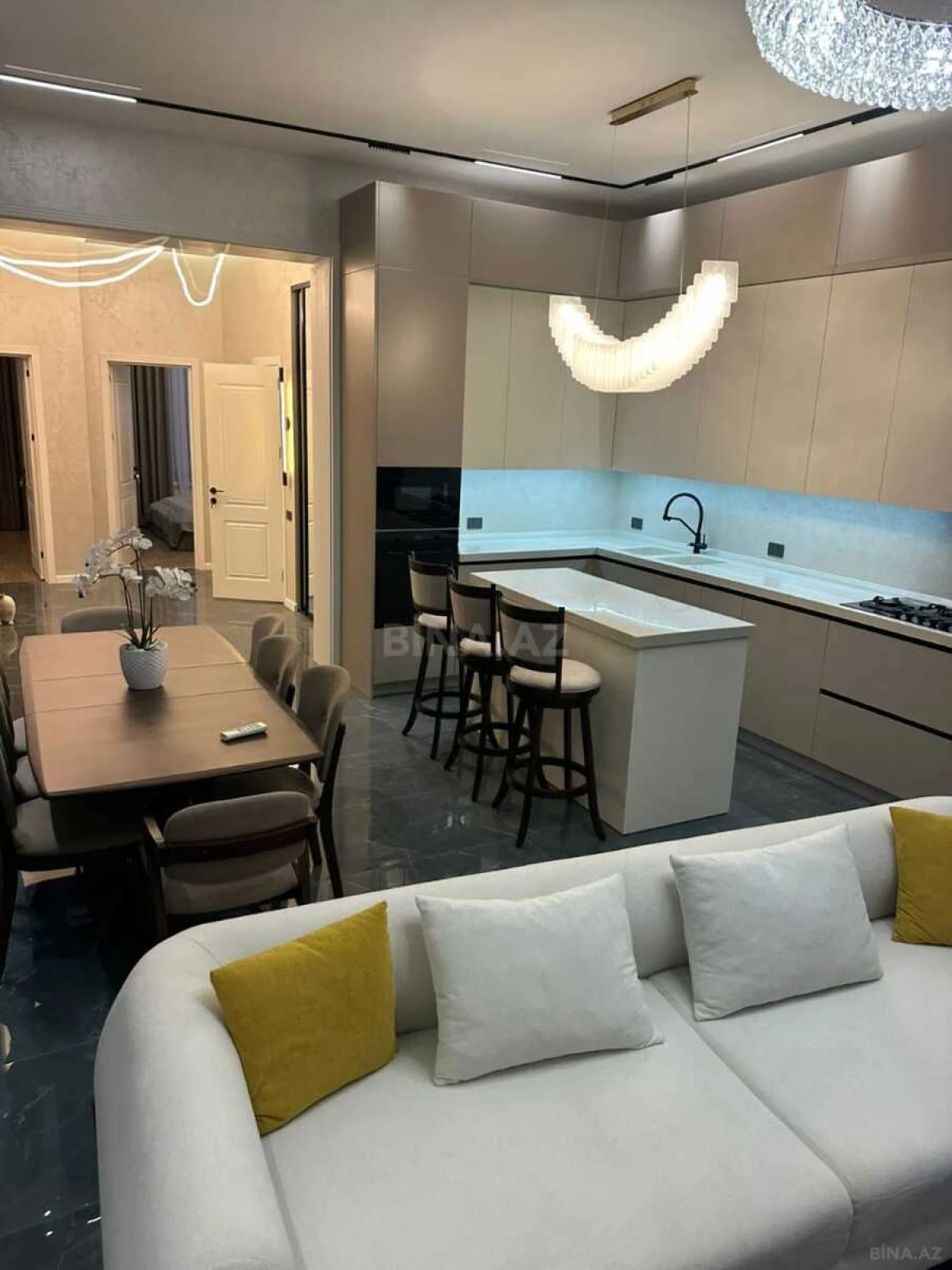 Satılır 4 otaqlı həyət evi 180 m²