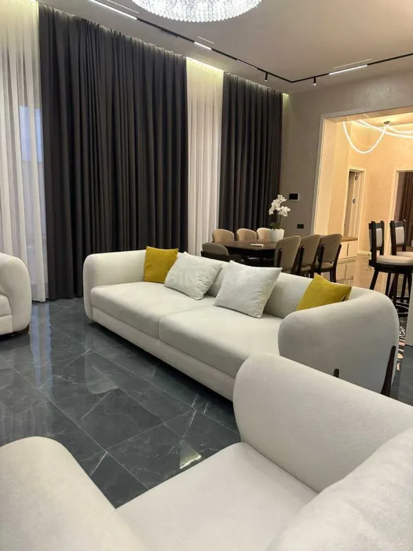 Satılır 4 otaqlı həyət evi 180 m²