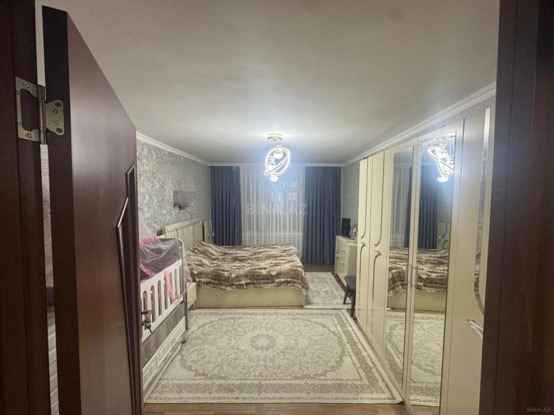 Satılır 4 otaqlı mənzil 110 m²