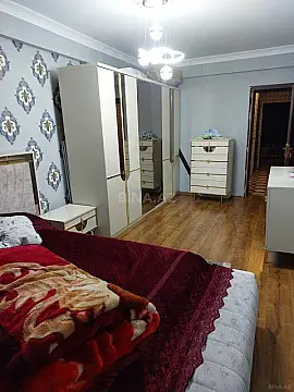 Satılır 3 otaqlı mənzil 134 m²