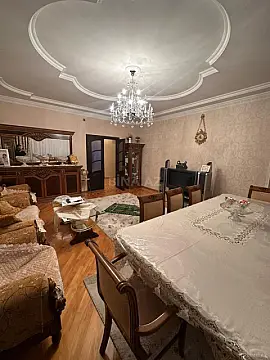 Satılır 3 otaqlı mənzil 140 m²