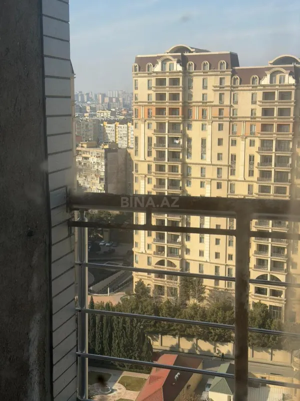Satılır 3 otaqlı mənzil 128 m²