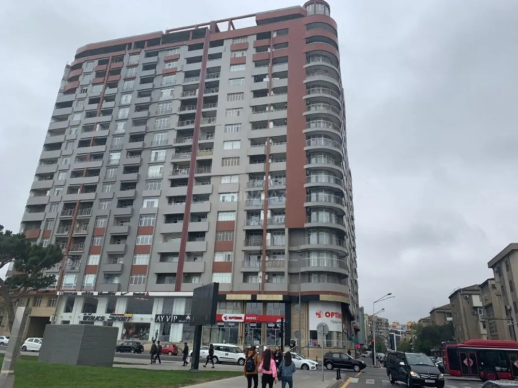 Satılır 3 otaqlı mənzil 128 m²