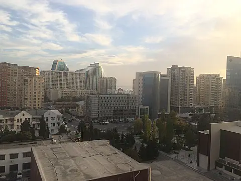 Satılır 3 otaqlı mənzil 166 m²