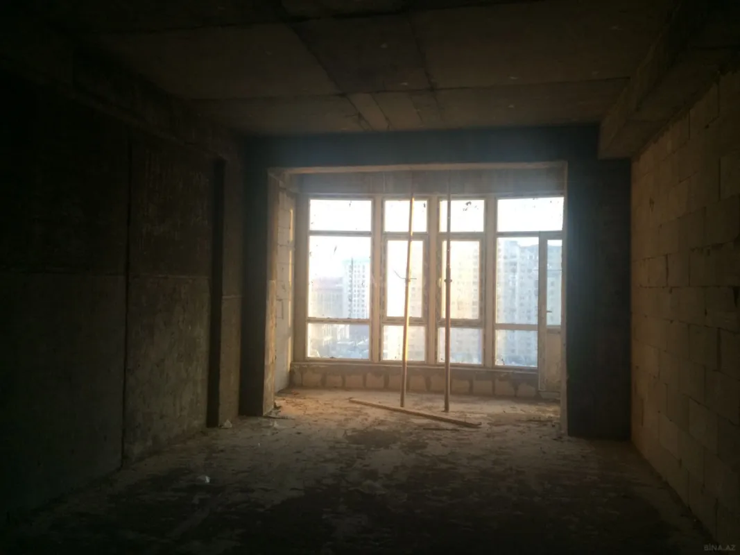 Satılır 3 otaqlı mənzil 166 m²