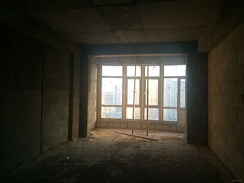 Satılır 3 otaqlı mənzil 166 m²