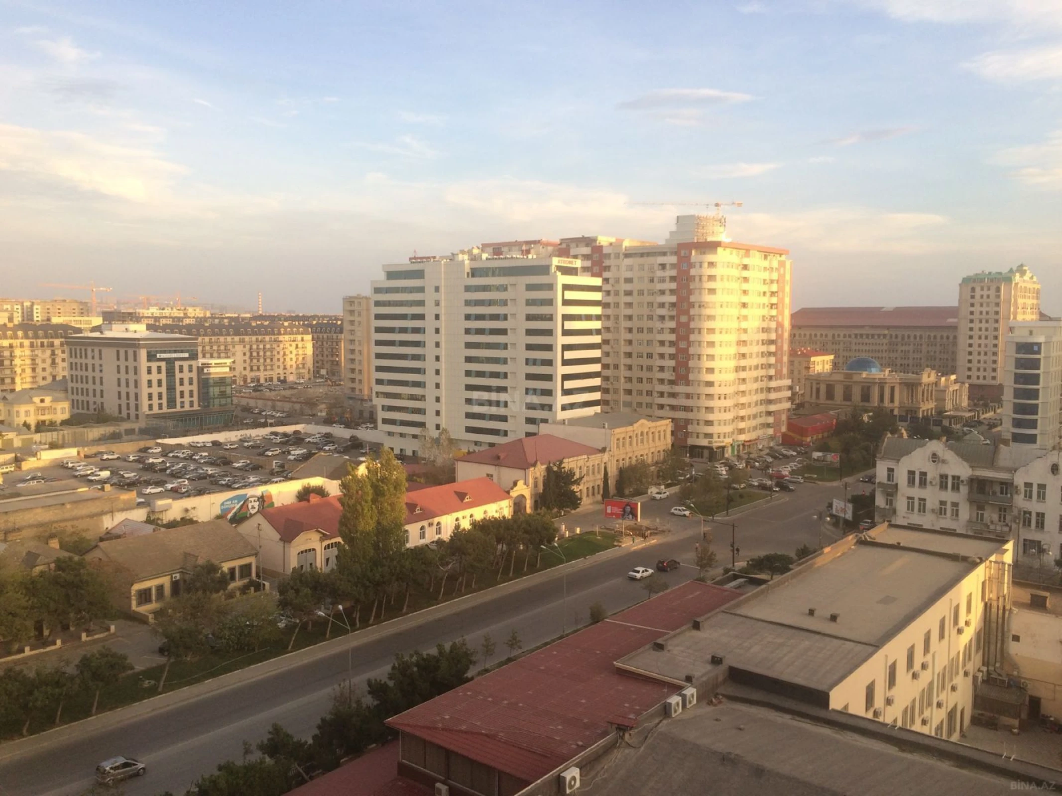 Satılır 3 otaqlı mənzil 166 m²