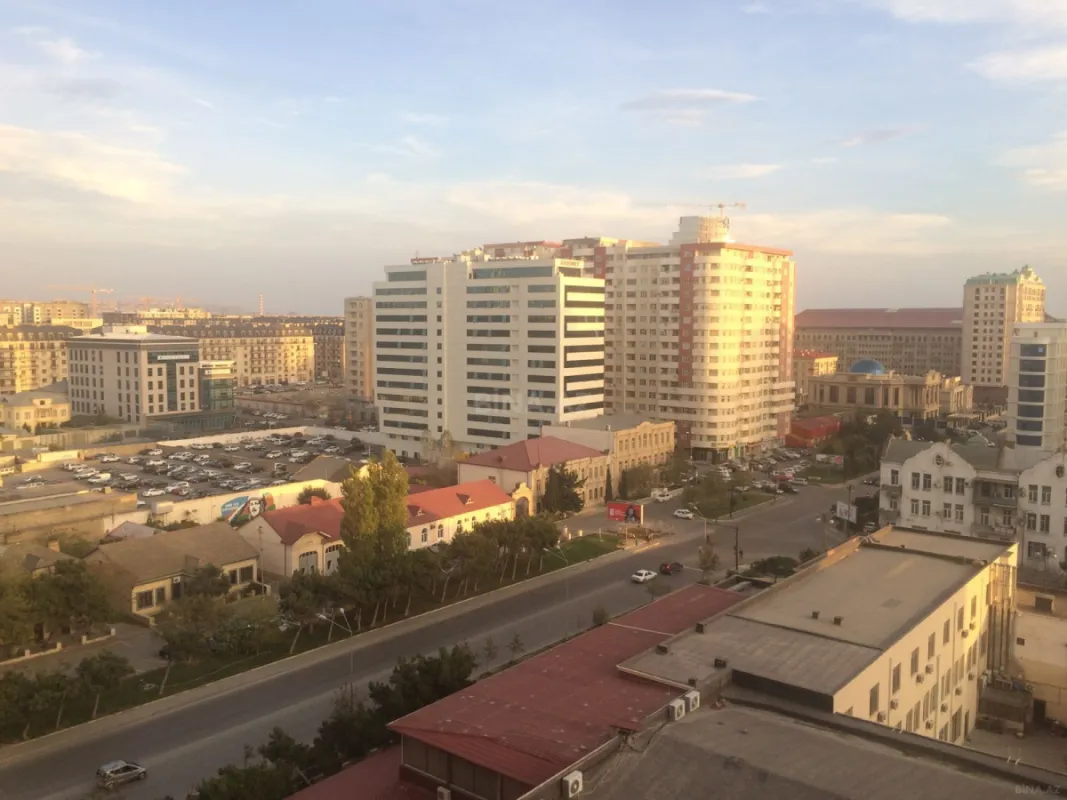 Satılır 3 otaqlı mənzil 166 m²