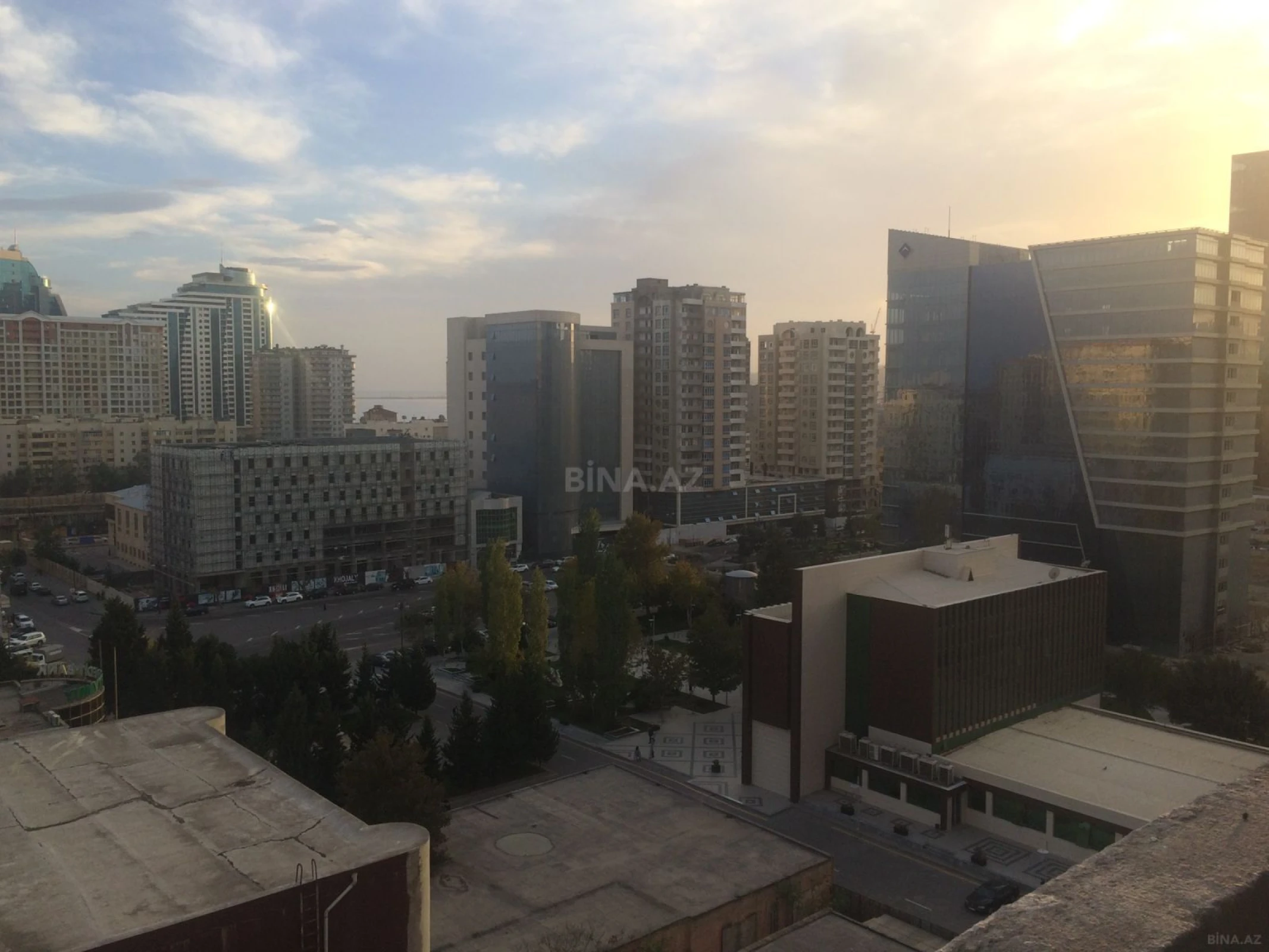 Satılır 3 otaqlı mənzil 166 m²