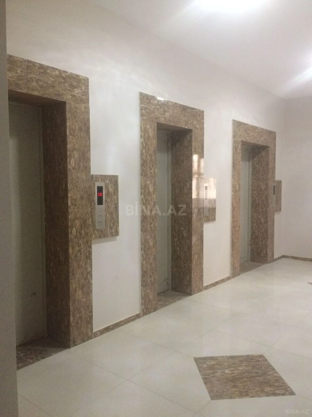 Satılır 3 otaqlı mənzil 166 m²