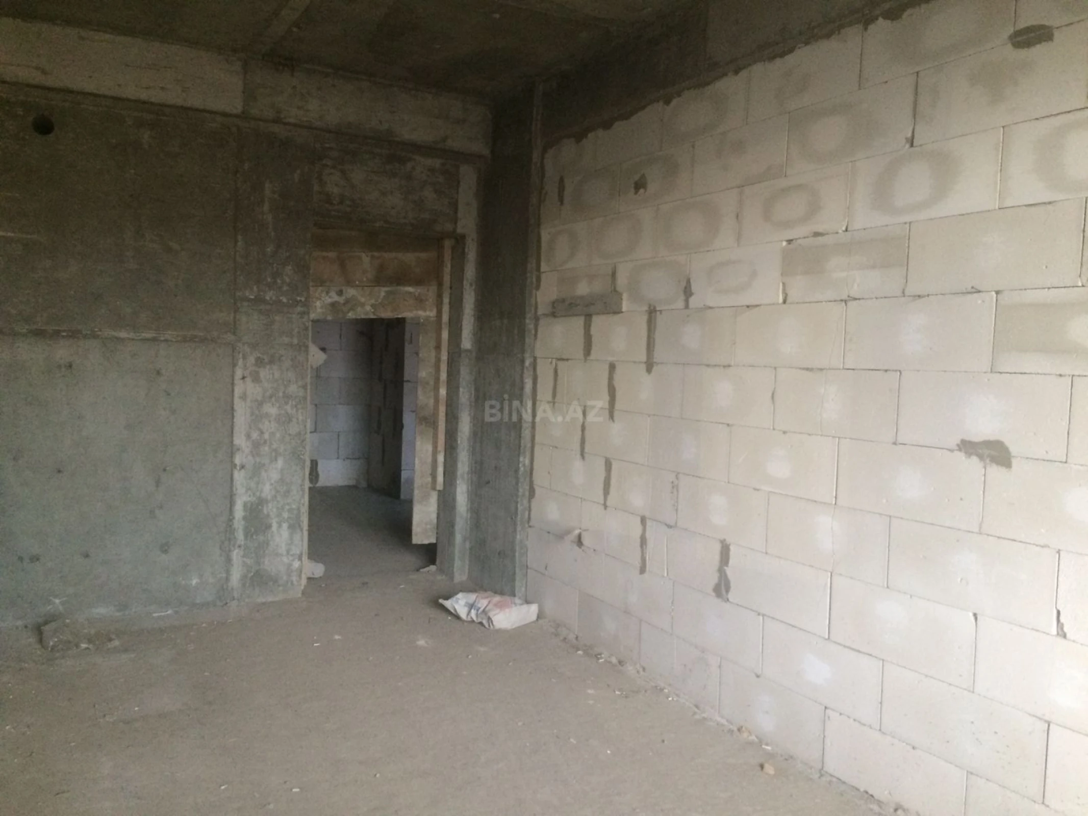 Satılır 3 otaqlı mənzil 166 m²