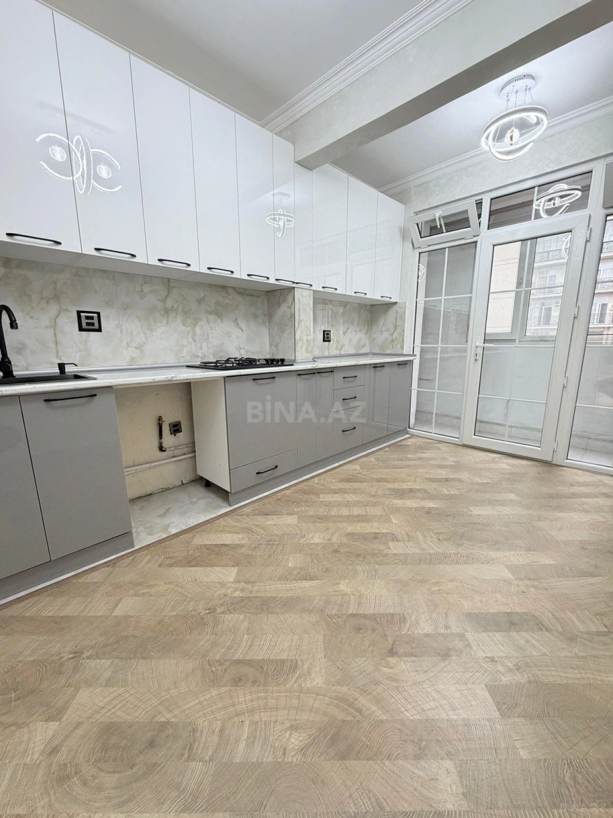 Satılır 2 otaqlı mənzil 60 m²