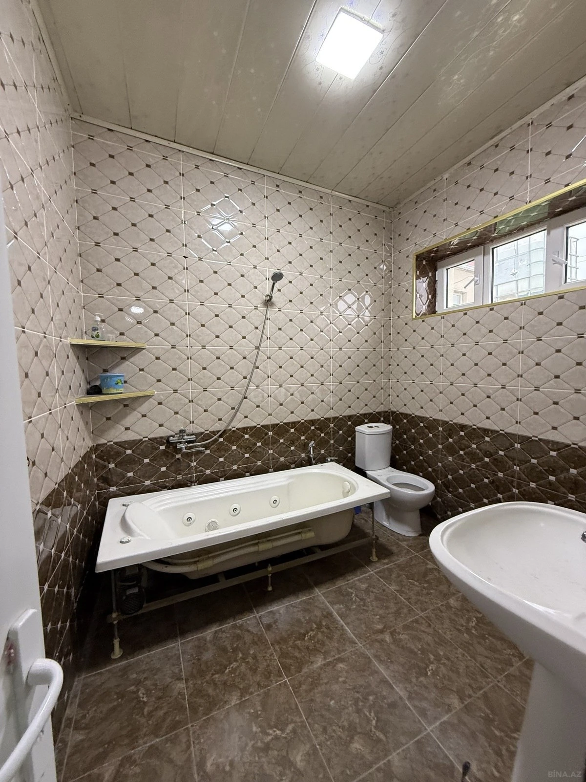 Satılır 4 otaqlı həyət evi 120 m²