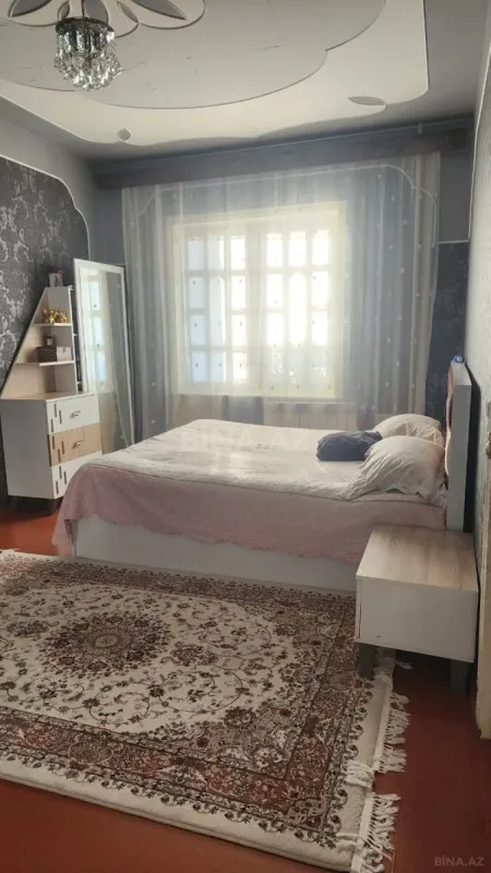 Satılır 5 otaqlı mənzil 110 m²