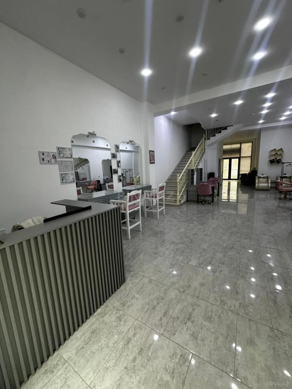 Kirayə verilir obyekt 204 m²