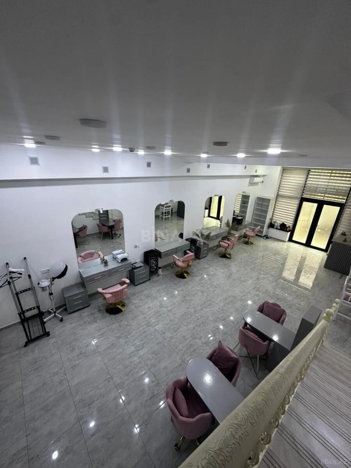 Kirayə verilir obyekt 204 m²