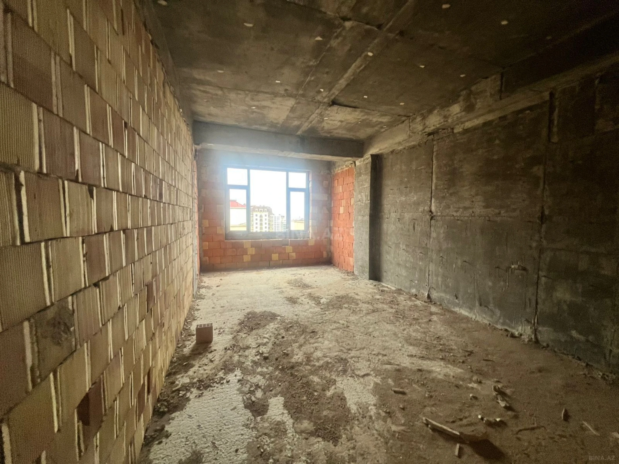 Satılır 2 otaqlı mənzil 100 m²