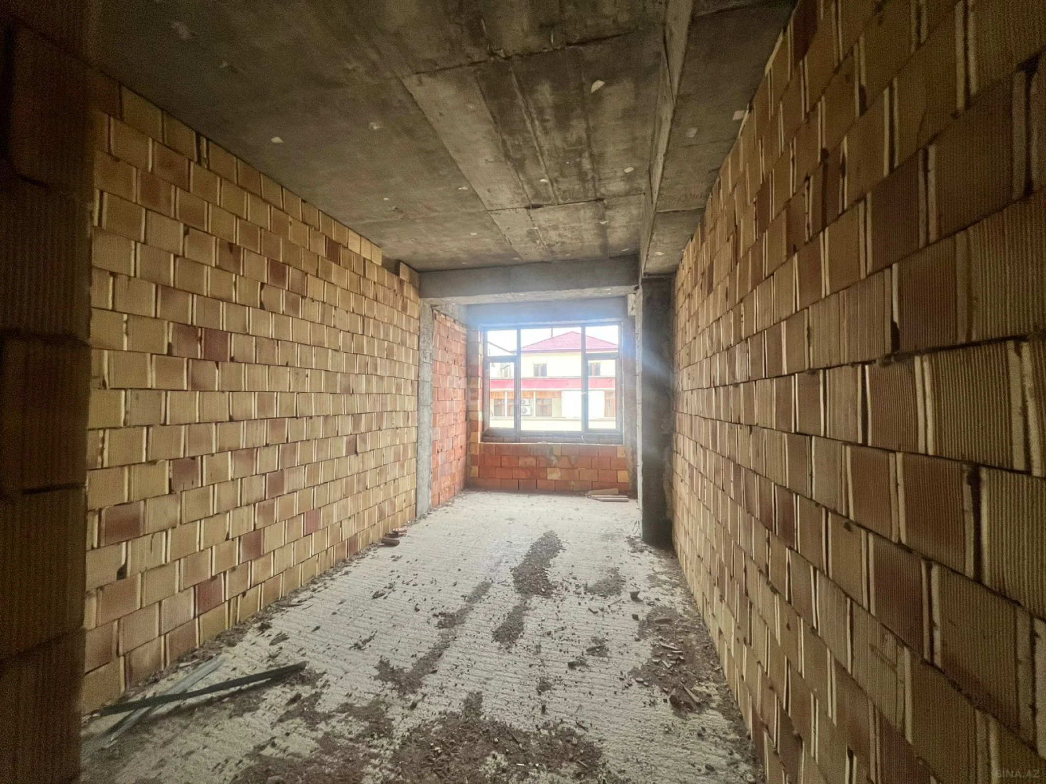 Satılır 2 otaqlı mənzil 100 m²