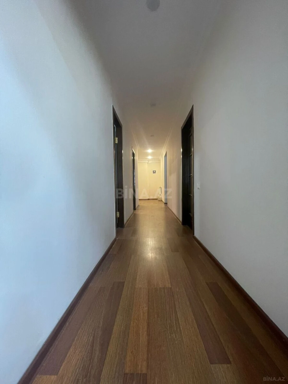 Satılır 3 otaqlı mənzil 125 m²